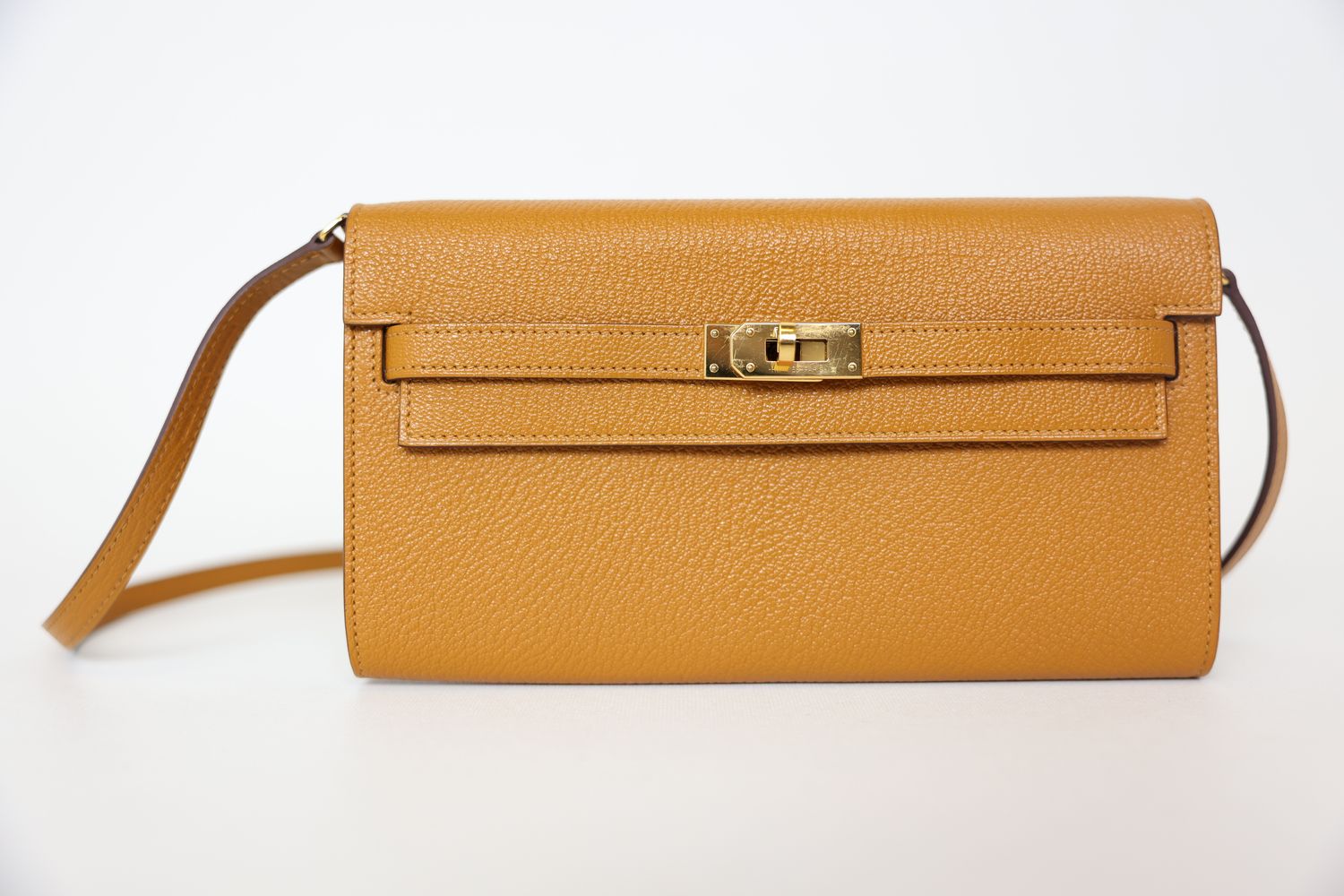 Hermes Kelly Classique To Go Wallet, Caramel Chevre Mysore with Gold Hardware, Preowned in Box WA001