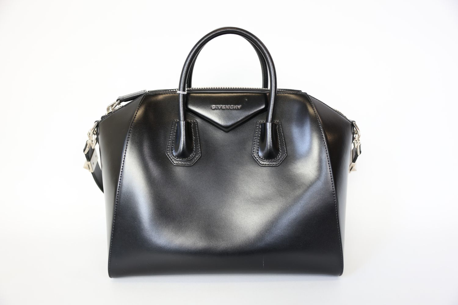 Givenchy Antigona Medium, Black Box Calfskin with Silver Hardware, Preowned in Dustbag WA001