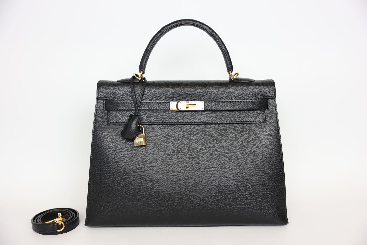 Hermes Kelly 35, Black Ardennes Leather with Gold Hardware, D 2000 Stamp, Preowned in Dustbag CMA001