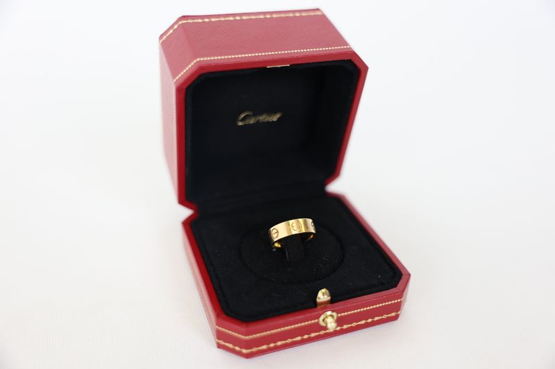 Cartier LOVE Ring Classic Size 47, 18k Yellow Gold, Preowned in Box WA001
