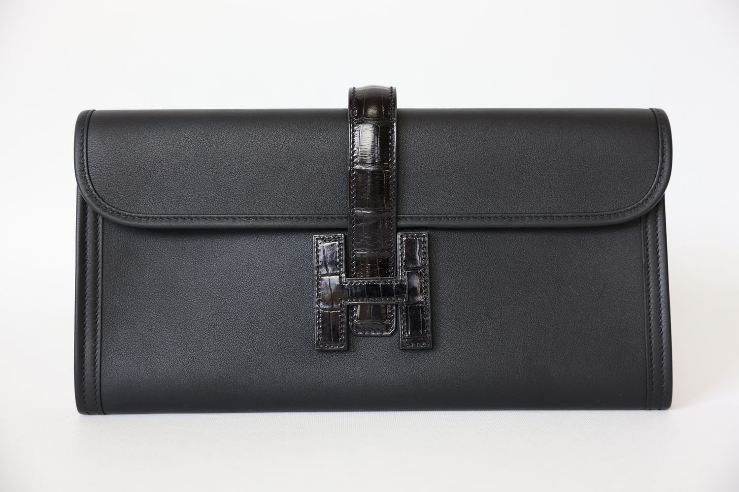 Hermes Jige Elan Size 29, Black Swift Leather with Crocodile Touch Clasp,  2020 Υ Stamp, Preowned in Box WA001