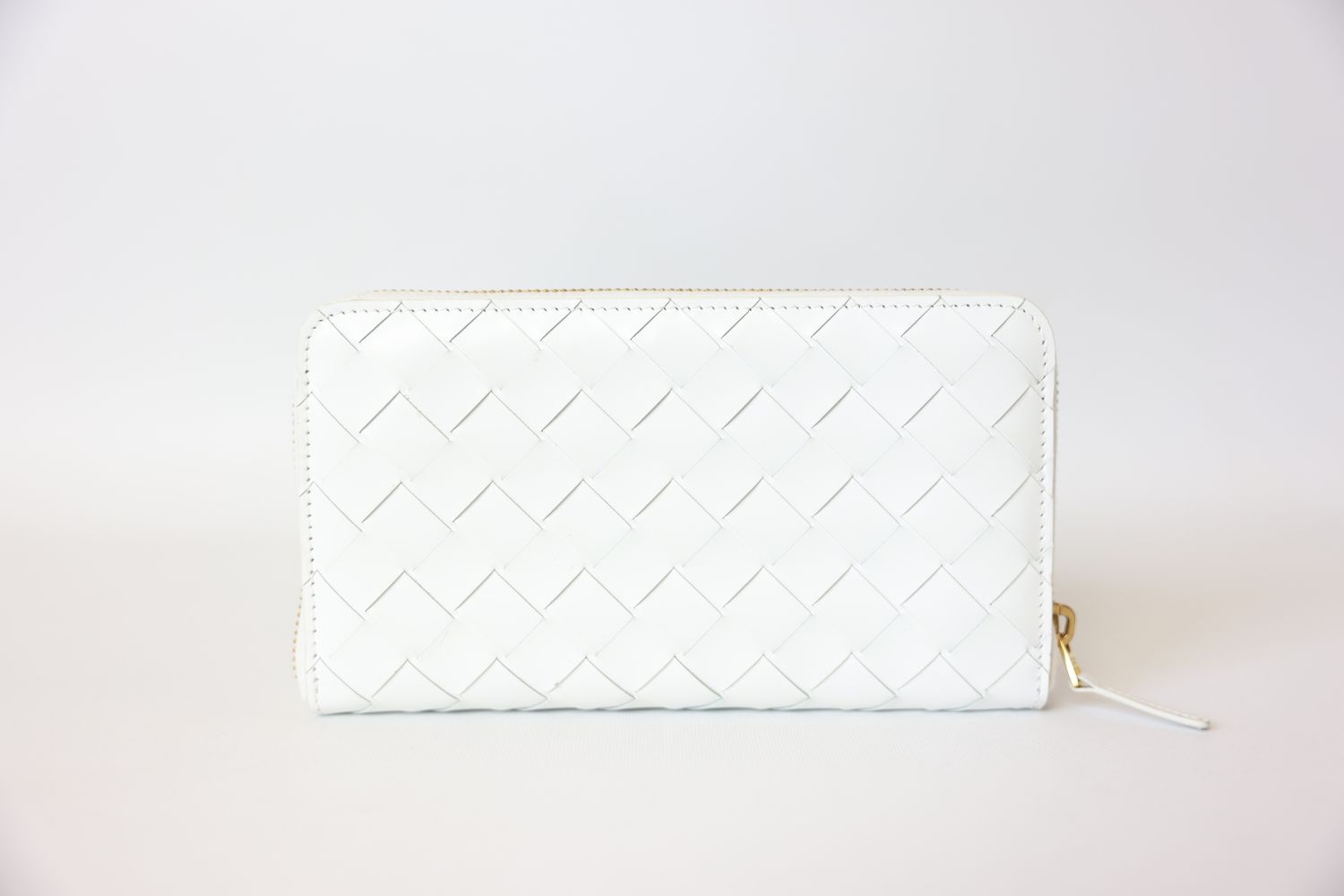 Bottega Veneta Zip Around Wallet, White Intrecciato Lambskin with Gold Hardware, Preowned in Box WA001