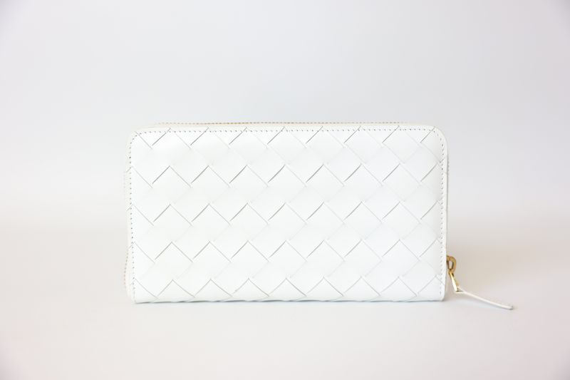 Bottega Veneta Zip Around Wallet, White Intrecciato Lambskin with Gold Hardware, Preowned in Box WA001