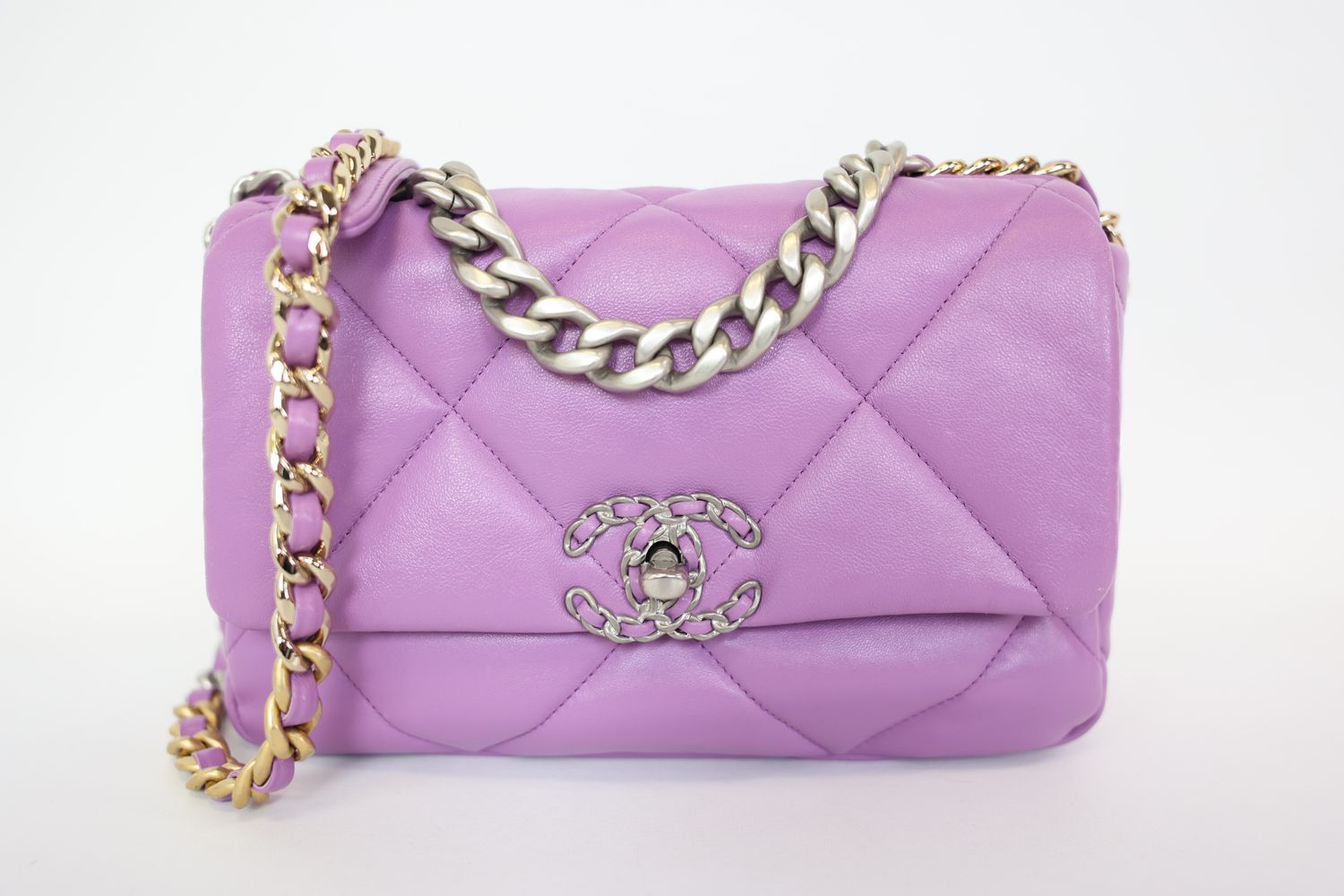 Chanel 19 Medium, Purple Lambskin with Mixed Hardware, Preowned in Dustbag WA001