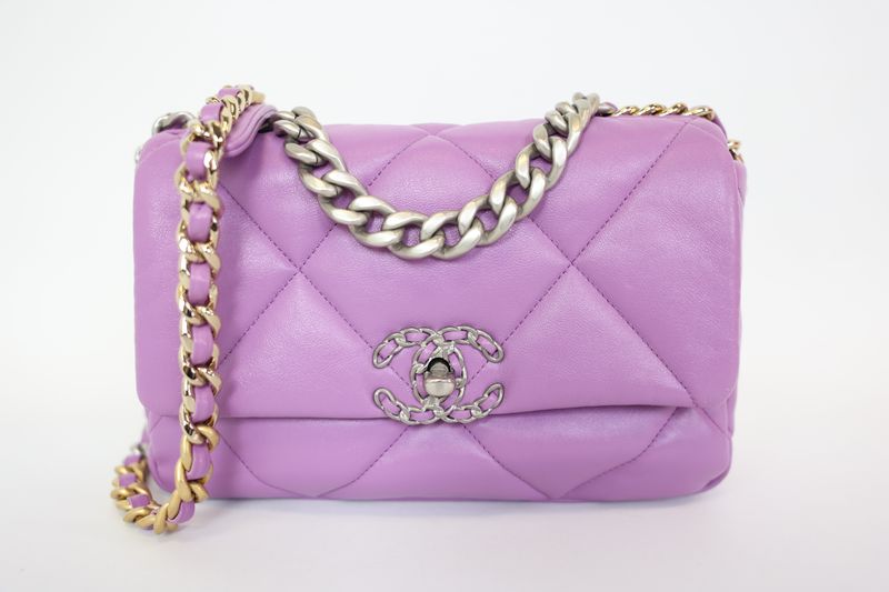 Chanel 19 Medium, Purple Lambskin with Mixed Hardware, Preowned in Dustbag WA001
