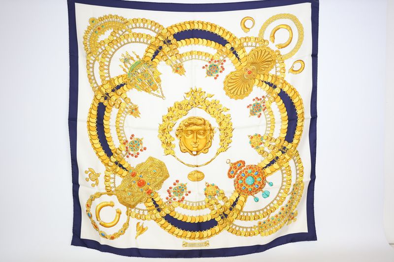 Hermes 90cm Pink Multicolor Silk 'Zephyr' Print Julie Abadie