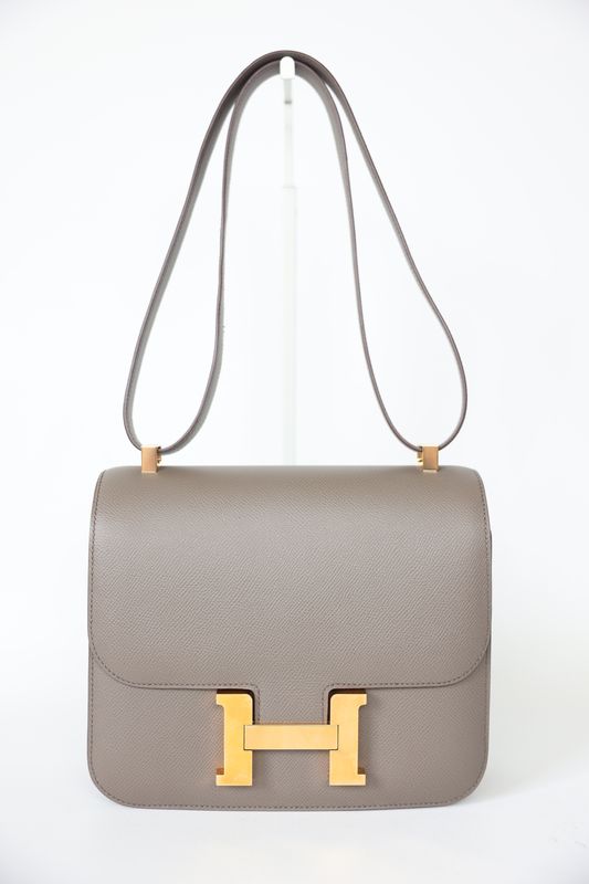 Hermes Constance 24, Etain Epsom with Gold Hardware, D 2019 Stamp Preowned in Dustbag WA001
