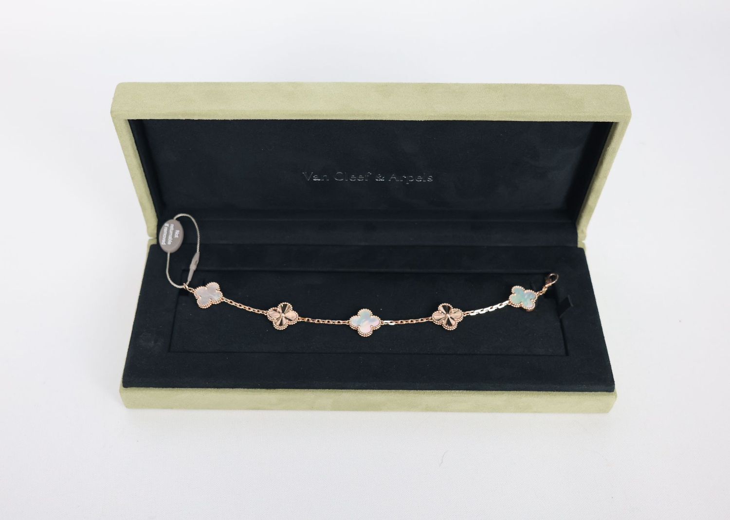 Van Cleef & Arpels Limited Edition Seoul Maison Vintage Alhambra 5