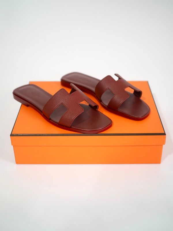 Hermes Oran Rouge H, Size 38.5, New in Box KJRB001