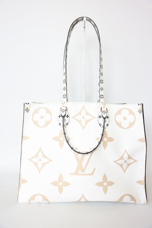 Louis Vuitton OnTheGo GM, Olive Green and White Giant Monogram with Gold Hardware, Preowned in Dustbag WA001