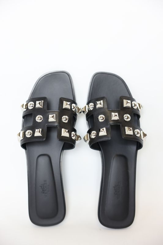 Hermes Oran Sandals with Medor Studs, Black Leather with Palladium Hardware, Size 40.5, New in Box WA001