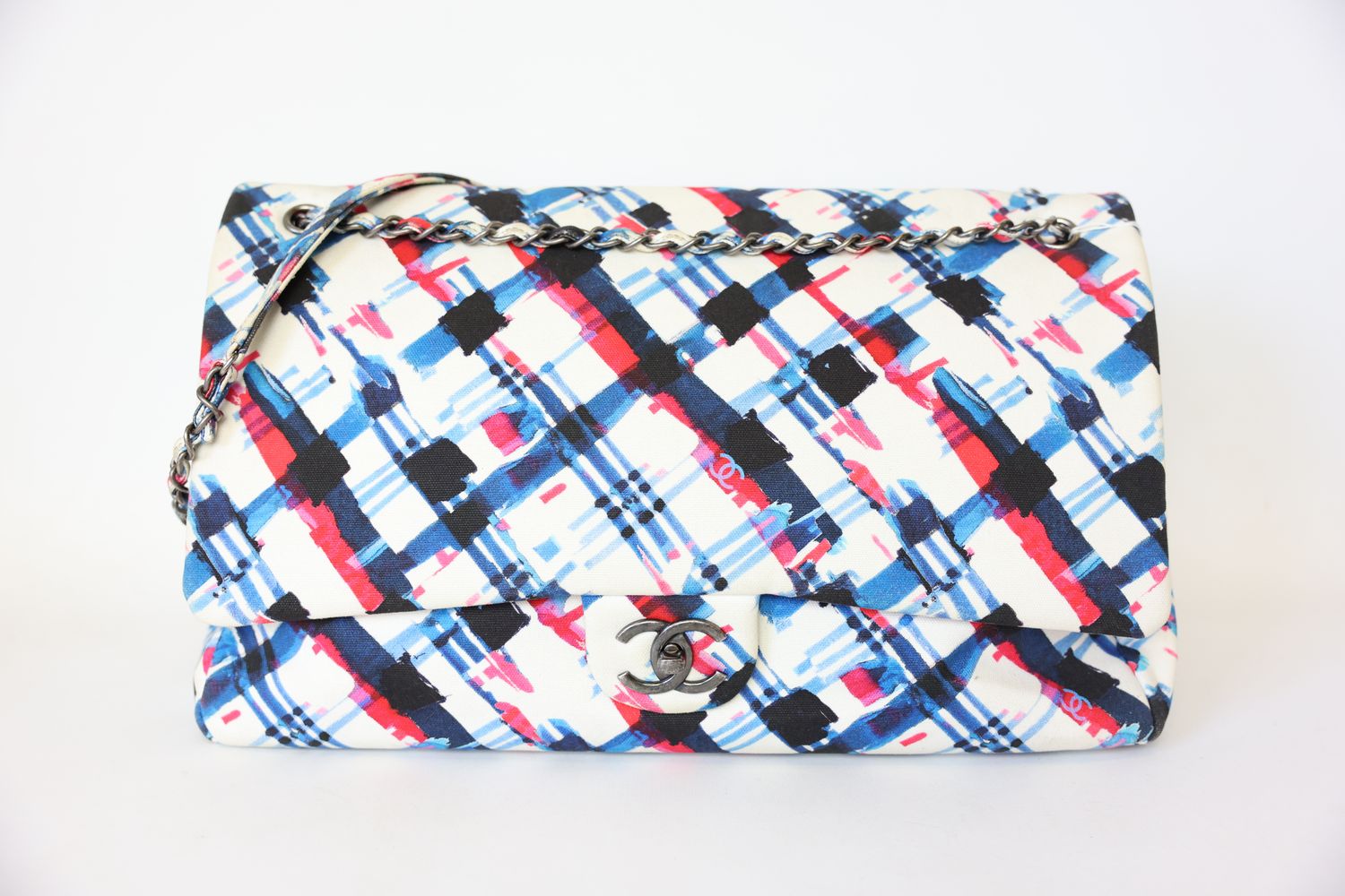 Chanel Classic Airline XXL, White, Red, Blue Canvas with Ruthenium Hardware, Preowned No Dustbag WA001