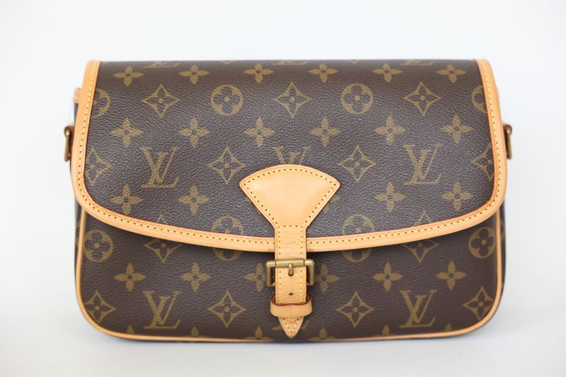 Louis Vuitton Sologne Handbag, Monogram Canvas with Gold Hardware, Preowned WA001
