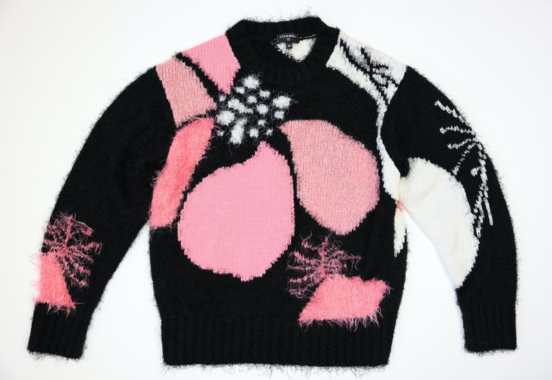 Chanel Sweater, Black and Pink Cashmere with Silk, Size 36, Preowned in Dustbag WA001