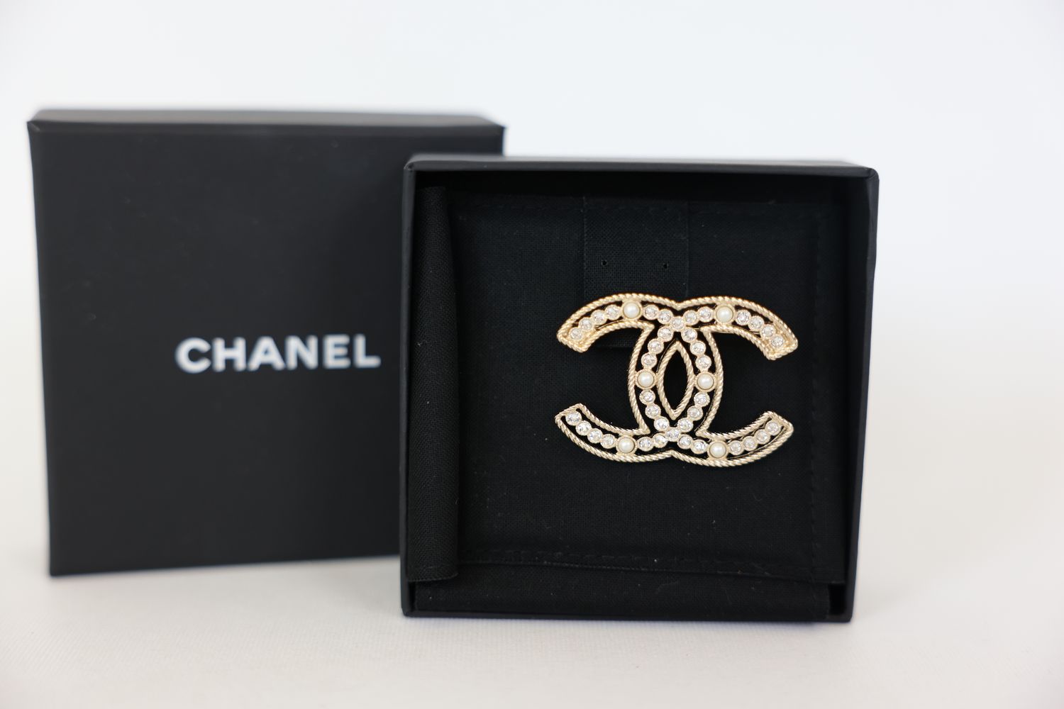 Chanel CC Brooch Pin, Crystal and Pearl with Gold Hardware, Preowned in Box WA001