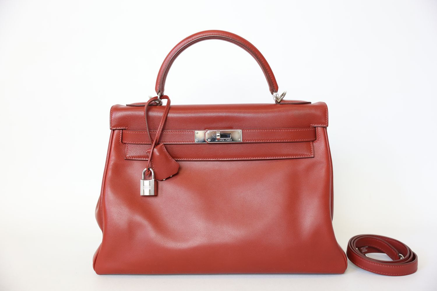 Hermes Kelly 32, Red Box Leather with Palladium Hardware, I in Square 2005 Stamp, Preowned in Dustbag WA001