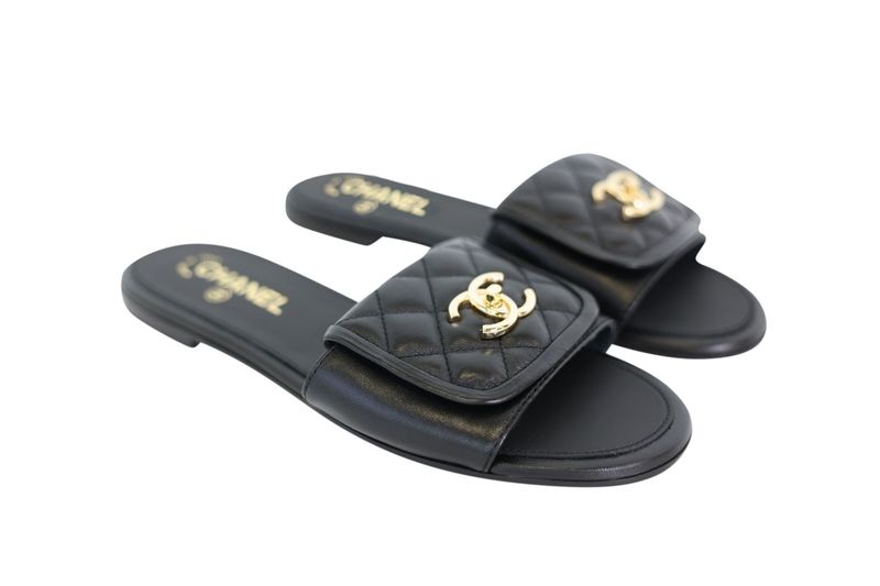 Chanel 25C CC Turnlock Slides, Black Quilted Lambskin and Gold Hardware, Size 40, New in Box WA001