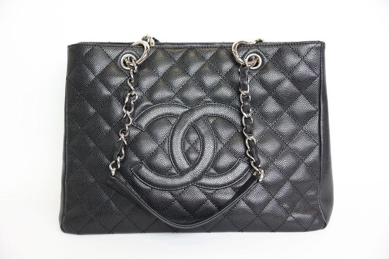 Chanel Vintage GST Grand Shopping Tote, Black Quilted Caviar and Silver Hardware, Preowned No Dustbag WA001