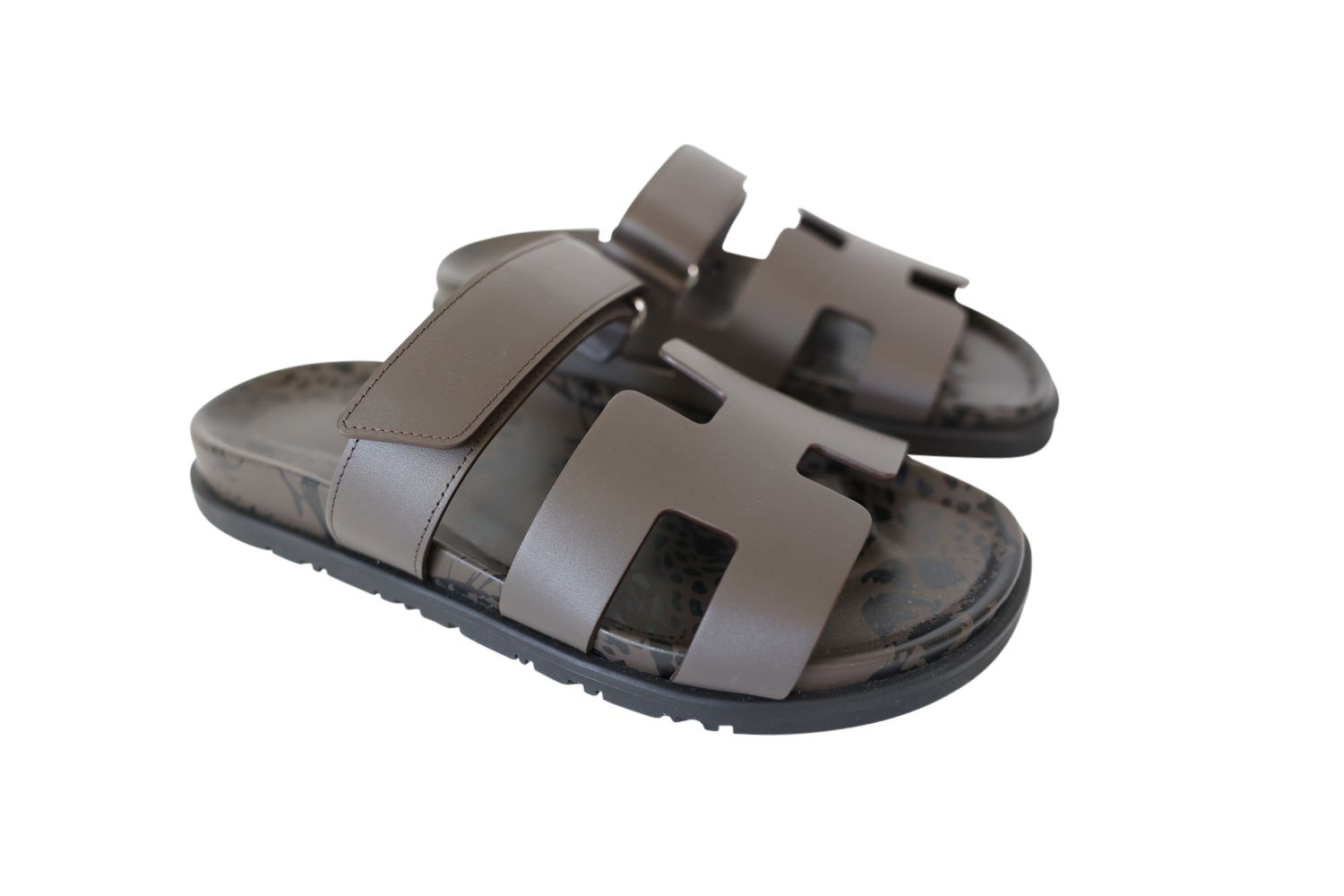 Hermes Chypre Sandals Size 38, Ecorce (Dark Brown) Calfskin with Silver Hardware, New in Box WA001