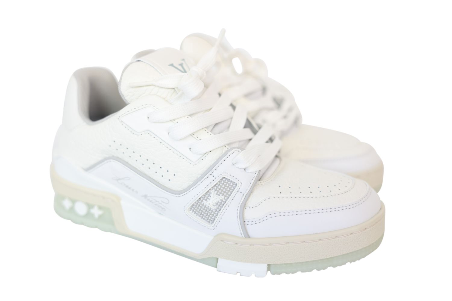 Louis Vuitton Trainer Sneakers, White Size 2.5 Mens, New In Box WA001