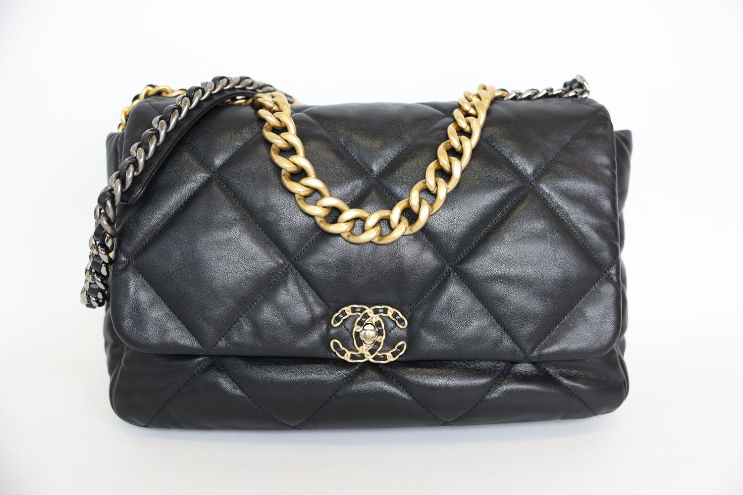 Chanel 19 Maxi, Black Leather with Mixed Hardware, Preowned in Dustbag WA001