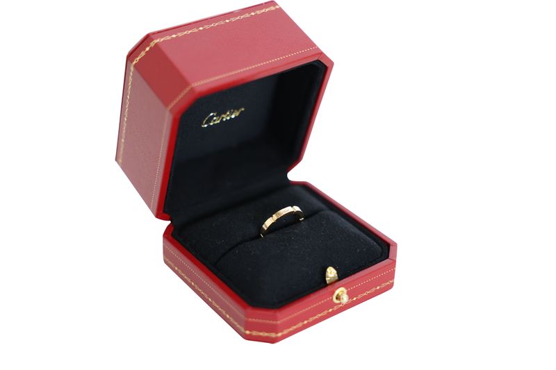 Cartier Maillon Panthere Wedding Band Ring, 18k Yellow Gold, Size 49, Preowned in Box WA001