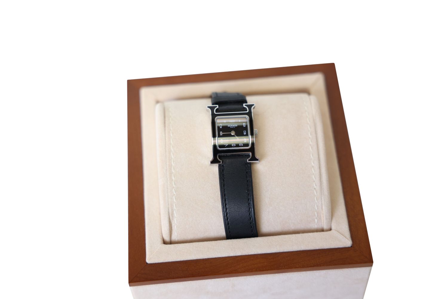 Hermes Heure Watch H 21 mm, Black Noir Barenia and Black Lacquer Dial Steel, Preowned in Box WA001