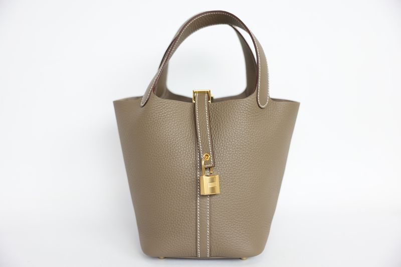 Hermes Picotin 18 Lock PM Bag, Beige Etoupe Clemence Bull Calfskin and Gold Hardware, K 2025 Stamp, New in Box WA001
