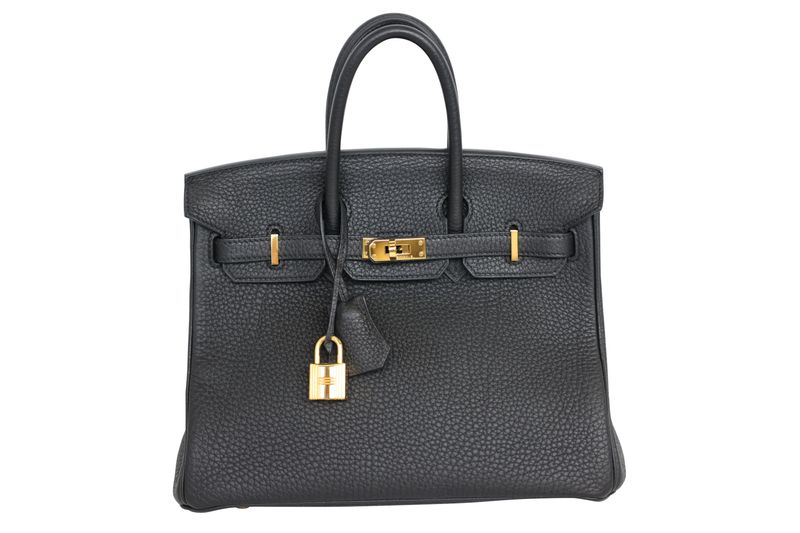 Hermes Birkin 25 Handbag, Black Noir Togo Leather and Gold Hardware, C 2018 Stamp, Preowned in Dustbag WA001