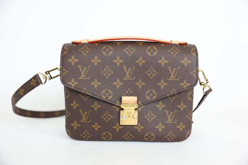 Louis Vuitton Pochette Metis Bag, Monogram Canvas and Natural Leather with Gold Hardware, New in Dustbag WA001