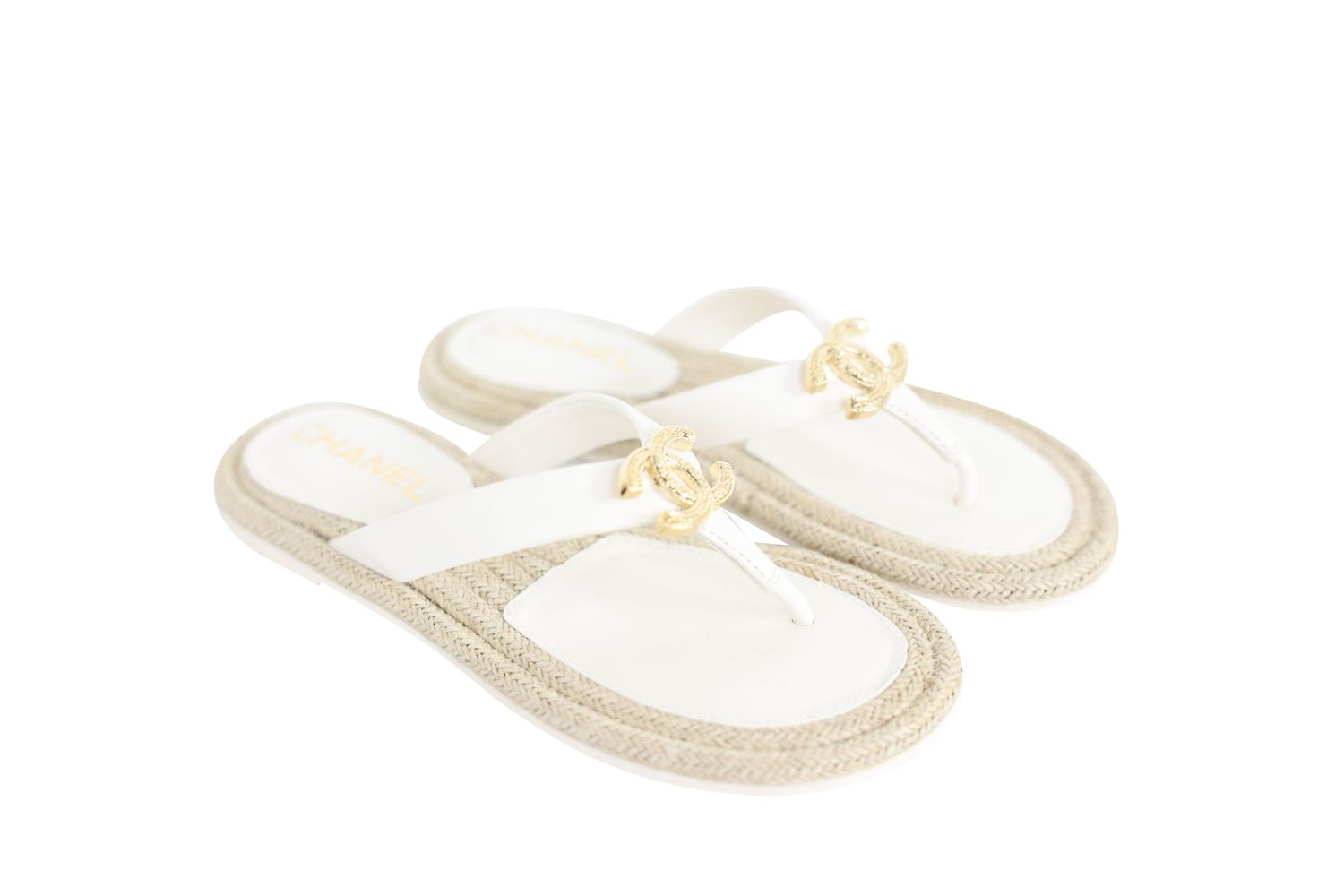 Chanel CC Thong 26C Sandals, White Lambskin and Gold Hardware, Size 35, New in Box WA001