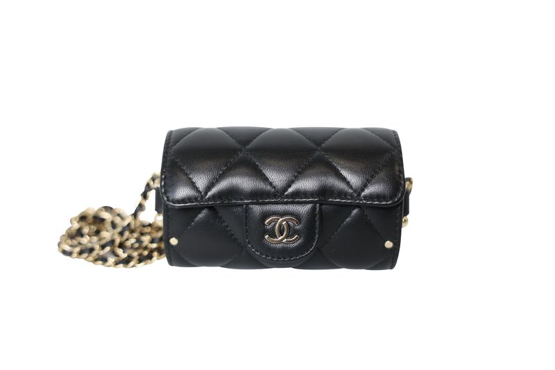 Chanel CC Card Holder with Chain, Black Quilted Lambskin and Gold Hardware, Preowned in Dustbag WA001