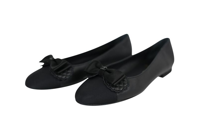 Chanel 24K Bow Flat Shoes, Black Lambskin and Grosgrain, Size 38.5, Preowned in Box WA001 Chanel 24K Bow Flat Shoes, Black Lambskin and Grosgrain, Size 38.5, Preowned in Box WA001