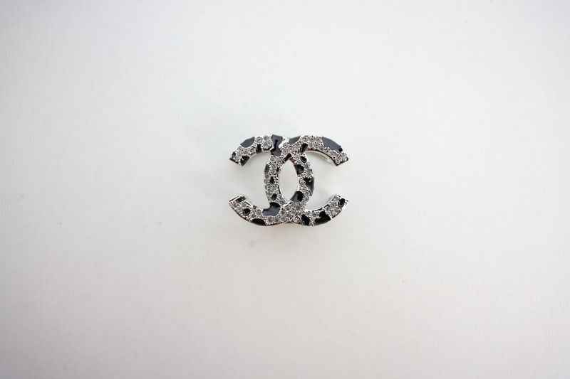 Chanel 26A Scarf Ring, Silver Crystal and Black Hardware, New in Box WA001