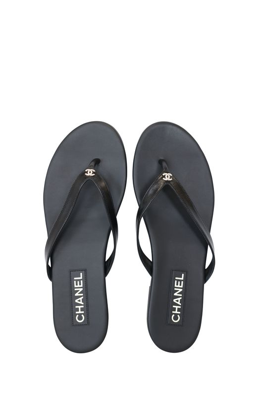 Chanel CC Thong Sandals, Black Leather with Crystal, Size 41.5, New in Box WA001 Chanel CC Thong Sandals, Black Leather with Crystal, Size 41.5, New in Box WA001