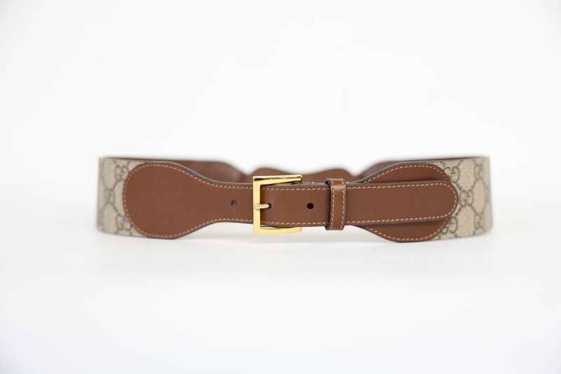 Gucci Horsebit Belt, Tan Brown Leather and GG Canvas with Gold Hardware, Size 80, Preowned in Box WA001 Gucci Horsebit Belt, Tan Brown Leather and GG Canvas with Gold Hardware, Size 80, Preowned in Box WA001