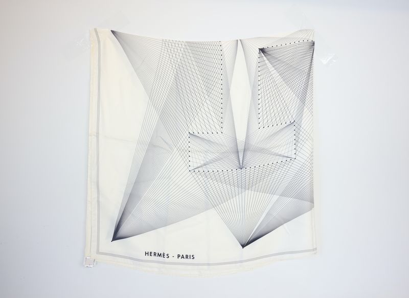 Hermès Hiver H en Fil Scarf 14, White and Black Silk, As New No Dustbag WA001 Hermès Hiver H en Fil Scarf 14, White and Black Silk, As New No Dustbag WA001