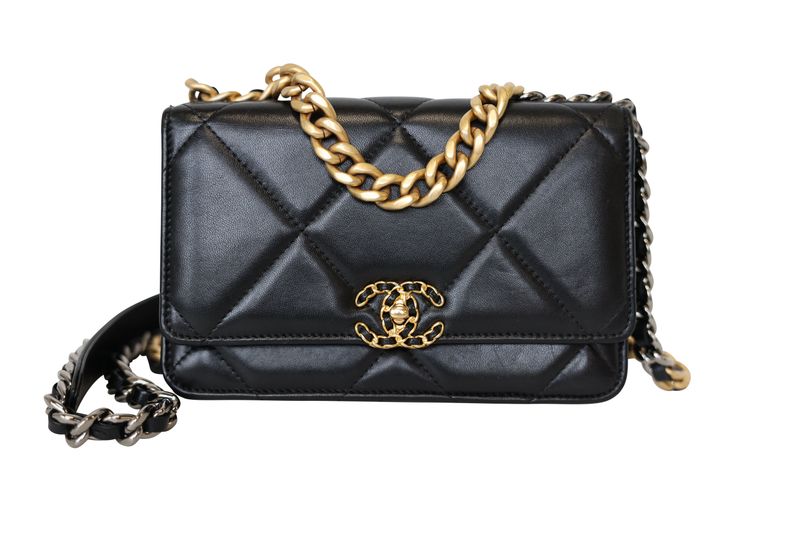 Chanel 23P 19 Wallet on Chain Bag, Black Quilted Leather and Mixed Hardware, Preowned in Box WA001