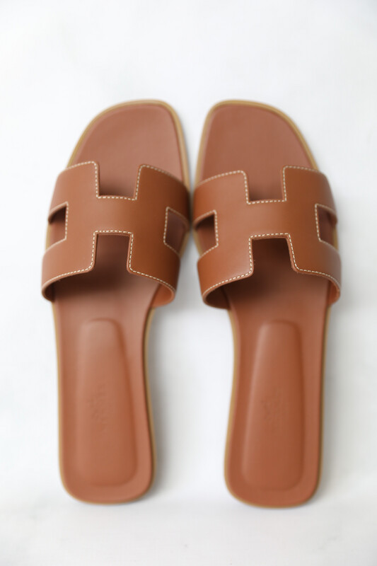 Hermes Oran Flat Sandals, Gold Leather, Size 38, New in Box CC001
