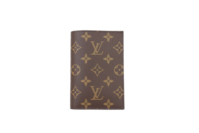 Louis Vuitton Passport Cover, Brown Monogram Canvas, New in Box WA001
