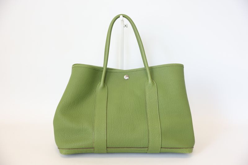 Hermes Garden Party 36 Tote Bag, Green Vert Pelouse Negonda Leather and Palladium Hardware, Q in Square 2013 Stamp, Preowned in Dustbag WA001