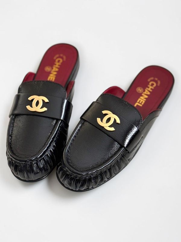 Chanel Mules, 26A, Black Crumpled Lambskin, Size 39, New in Box MA001 Chanel Mules, 26A, Black Crumpled Lambskin, Size 39, New in Box MA001