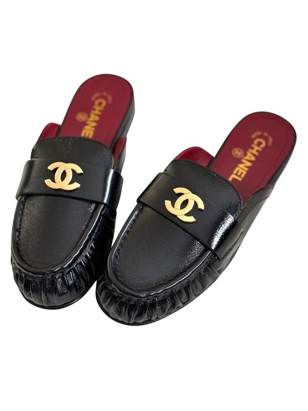 Chanel Mules, 26A, Black Crumpled Lambskin, Size 39, New in Box MA001 Chanel Mules, 26A, Black Crumpled Lambskin, Size 39, New in Box MA001