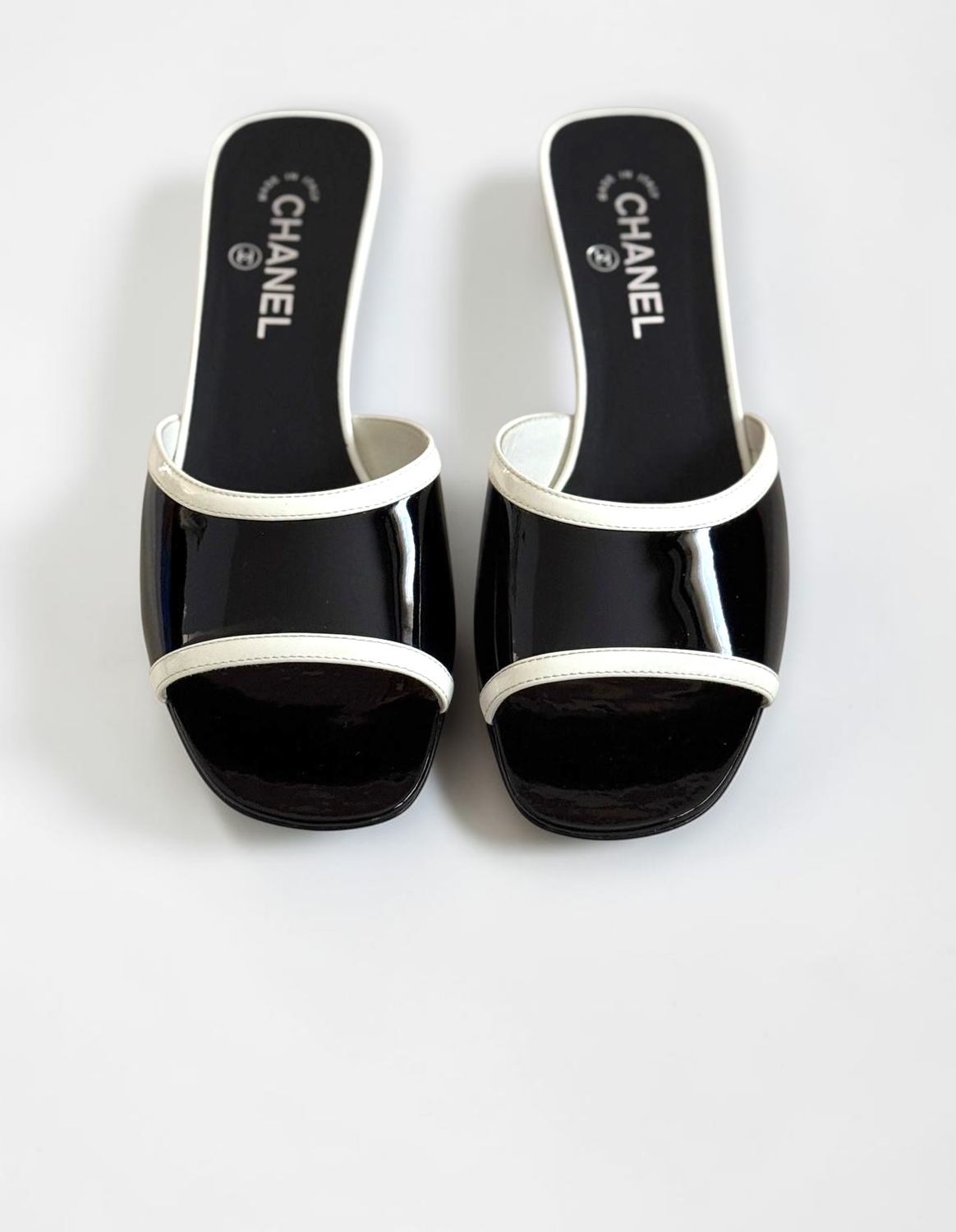 Chanel, 26A, Black Patent Calfskin, Size 40.5, New in Box MA001