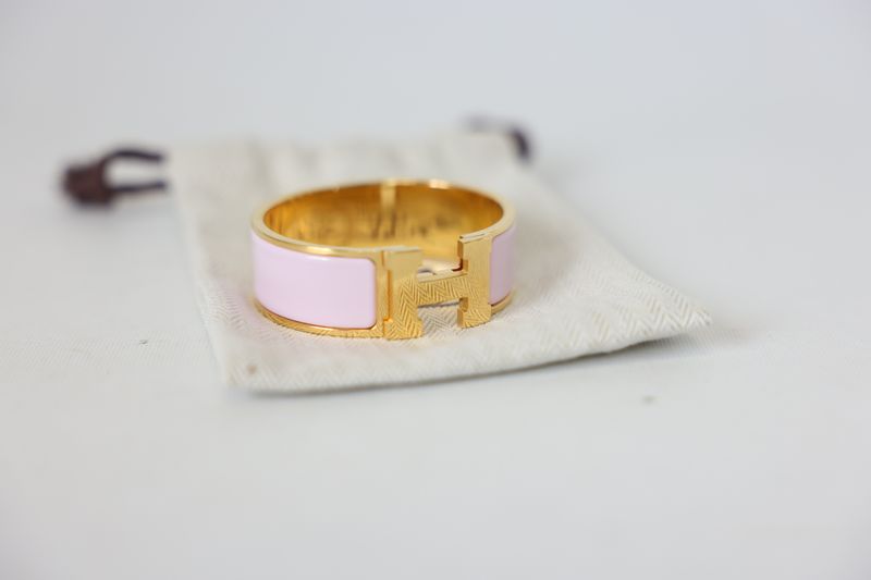 Hermes Clic H Bracelet, Light Pink Enamel and Gold Hardware, Preowned in Dustbag WA001
