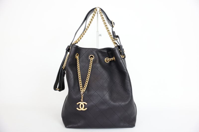 Chanel On My Shoulder Bucket Bag, Black Calfskin Leather and Gold Hardware, Preowned No Dustbag WA001