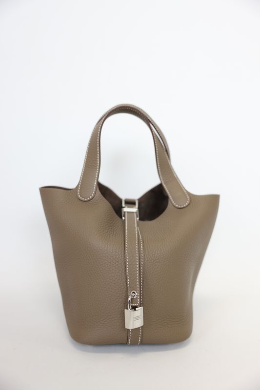 Hermes Picotin 18 Lock PM Bag, Beige Etoupe Clemence Leather and Palladium Hardware, K 2025 Stamp, Preowned in Box WA001 Hermes Picotin 18 Lock PM Bag, Beige Etoupe Clemence Leather and Palladium Hardware, K 2025 Stamp, Preowned in Box WA001