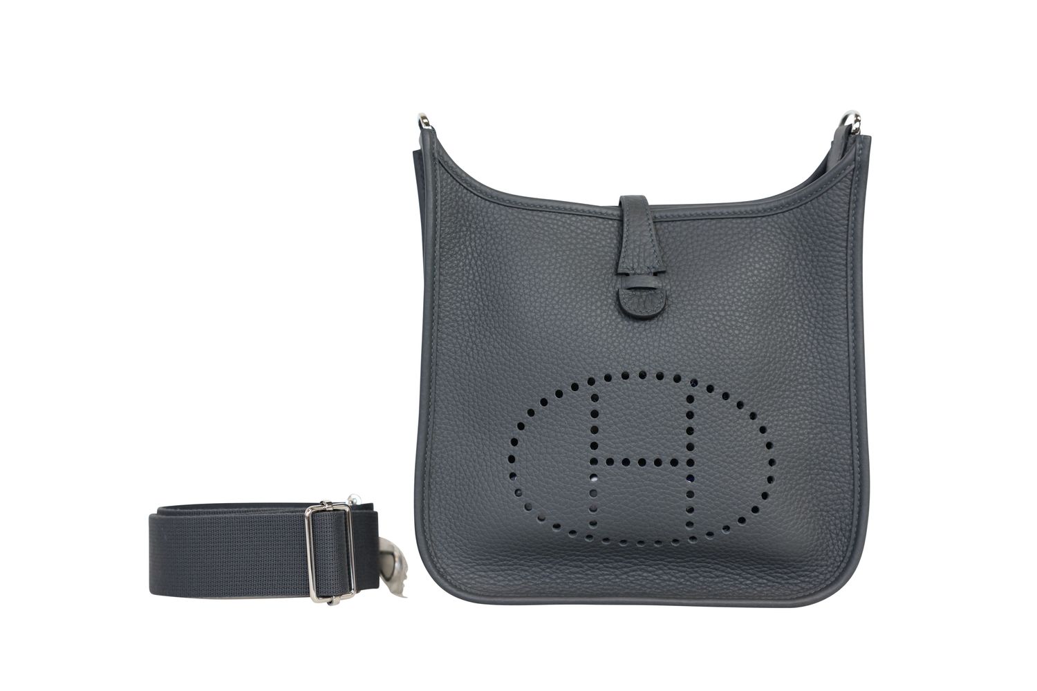 Hermes Evelyne 23 Poche III Bag, Gris Misty Grey Taurillon Clemence Leather and Palladium Hardware, G 2026 Stamp, New in Box WA001