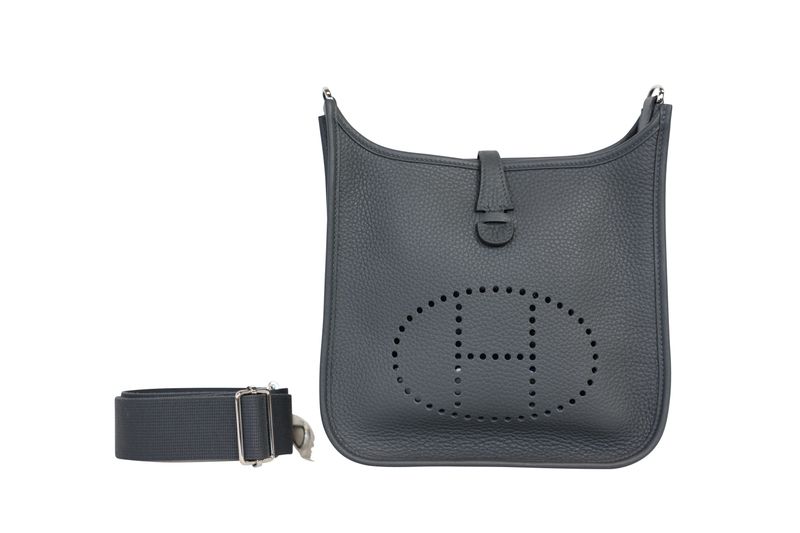 Hermes Evelyne 23 Poche III Bag, Gris Misty Grey Taurillon Clemence Leather and Palladium Hardware, G 2026 Stamp, New in Box WA001