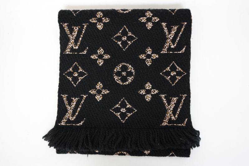 Louis Vuitton Logomania Scarf, Black and Beige Monogram Jungle Wool with Silk, Preowned in Box WA001 Louis Vuitton Logomania Scarf, Black and Beige Monogram Jungle Wool with Silk, Preowned in Box WA001